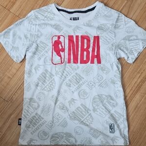 Boys Medium NBA T-shirt
